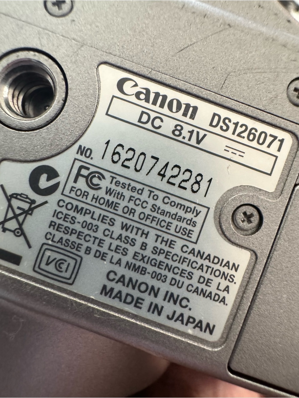 The Canon EOS Rebel XT DS126071 Digital Camera - Picture 9 of 12